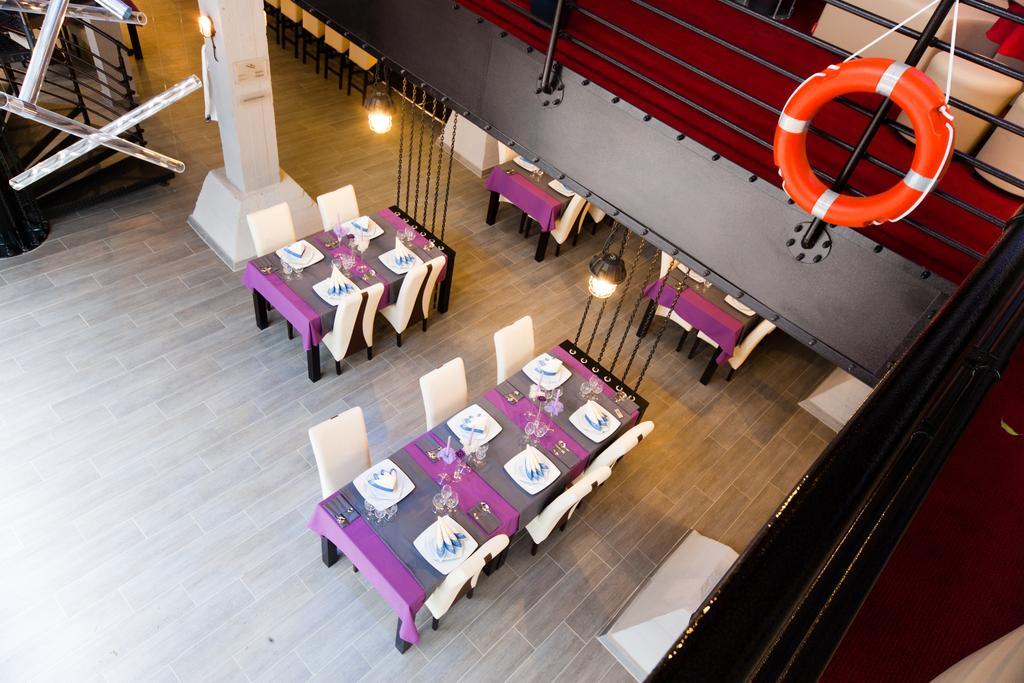 Hotel Malinowski Business Gliwice Buitenkant foto