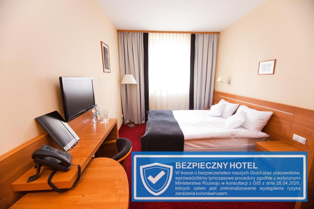 Hotel Malinowski Business Gliwice Buitenkant foto